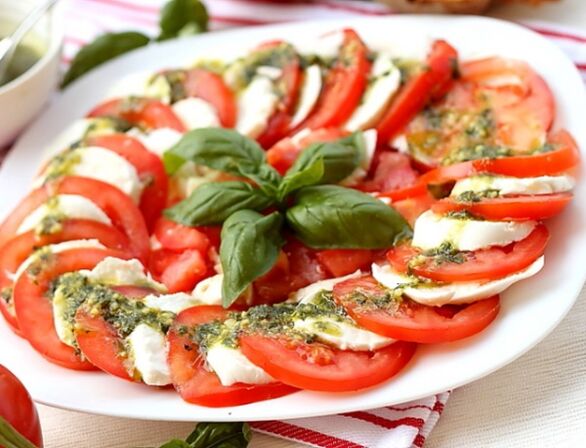 Caprese-ը հիանալի նախուտեստ է միջերկրածովյան սննդակարգին հետևողների համար